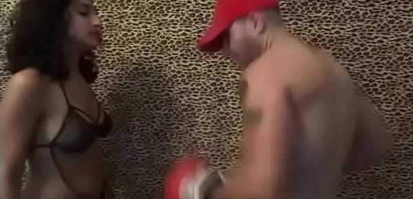  UIWP ENTERTAINMENT man vs women INTERGENDER belly punching